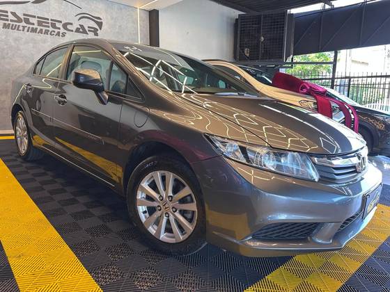 HONDA CIVIC 1.8 LXS 16V FLEX 4P AUTOMÁTICO HONDA CIVIC 1.8 LXS 16V FLEX 4P AUTOMÁTICO